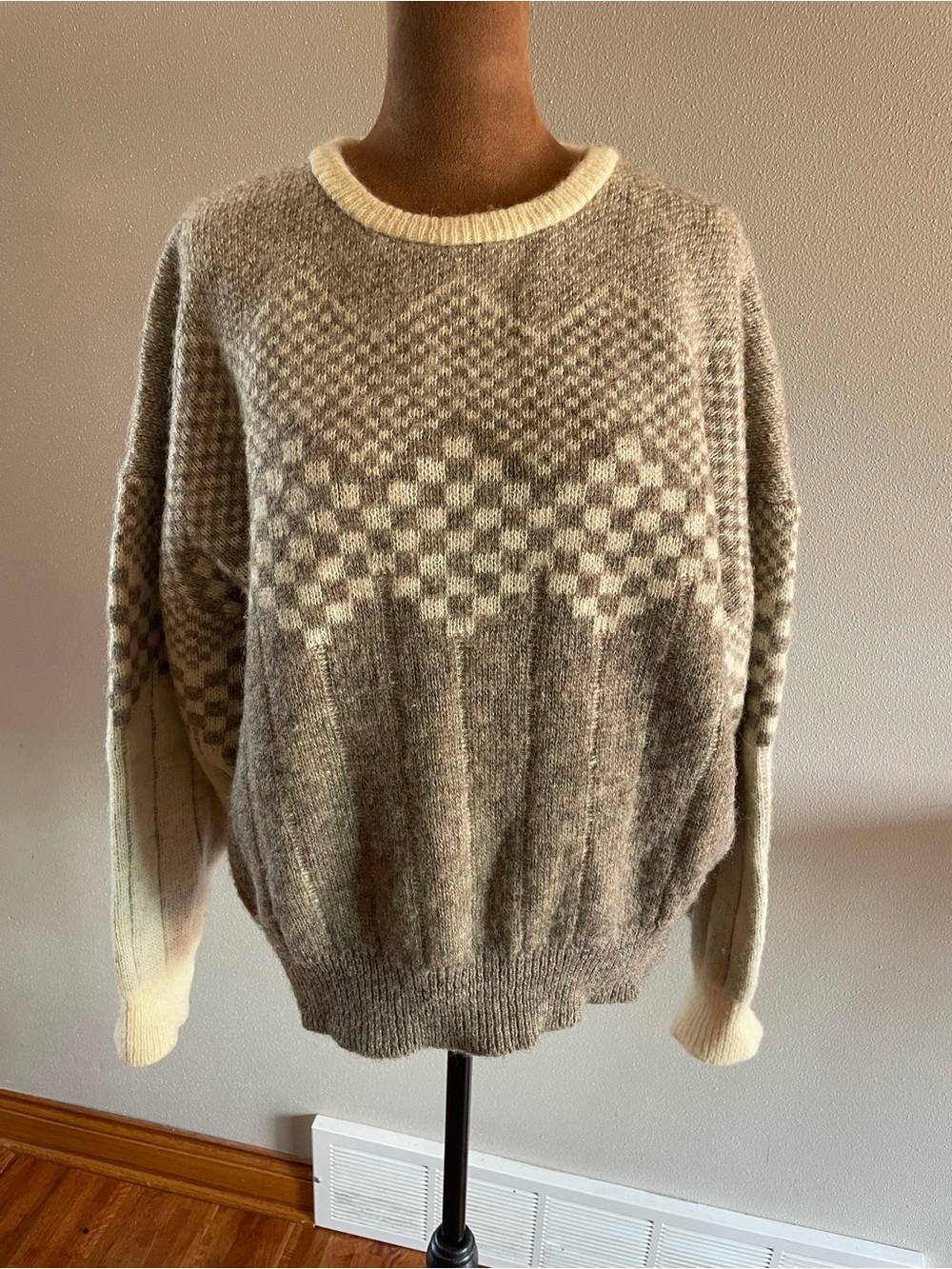 Vintage Samband of Iceland Nordic 100% Pure Wool Sweater